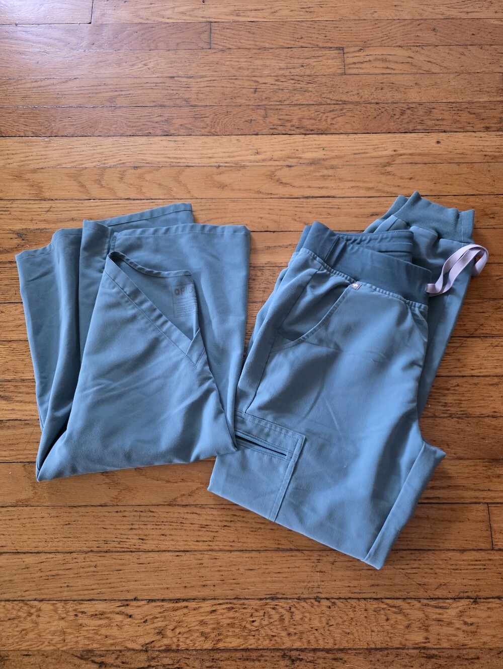 Figs Scrub set